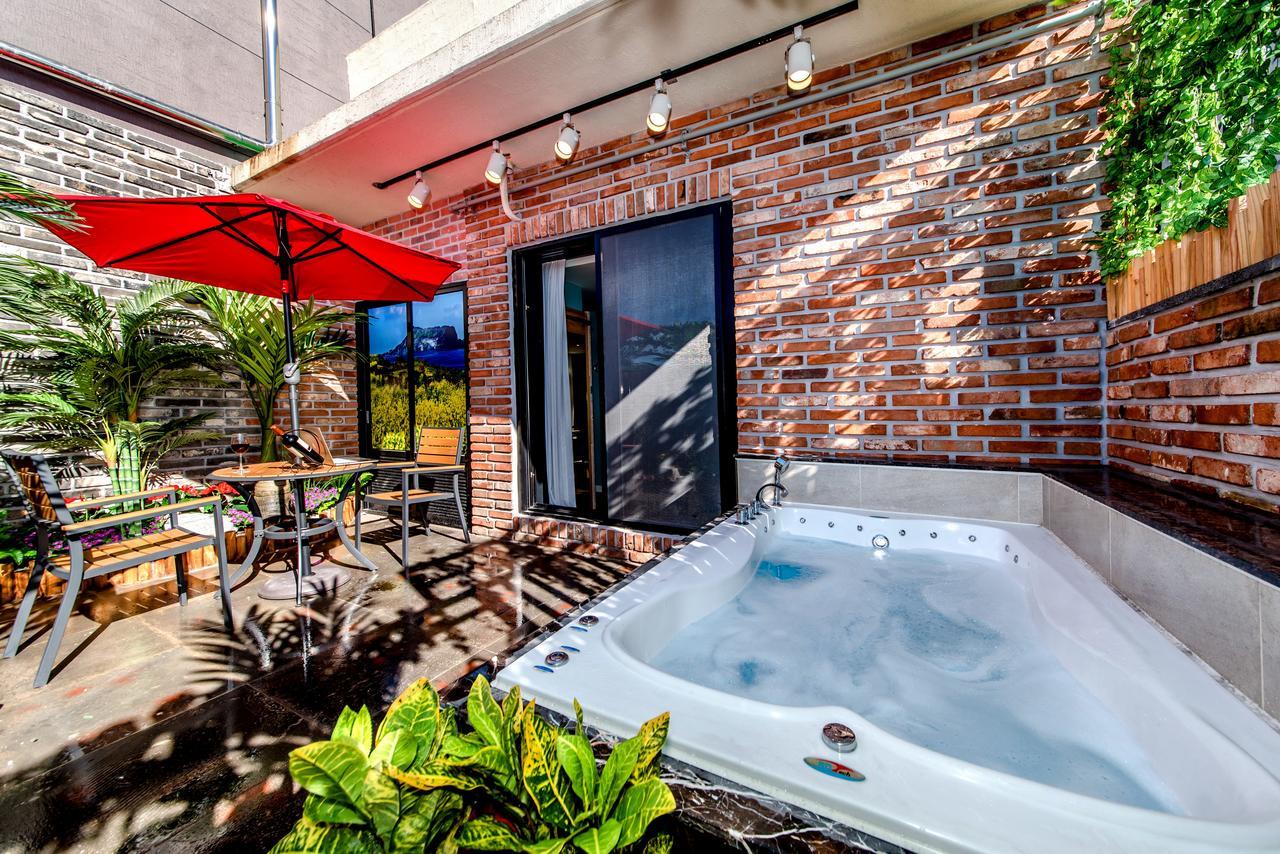 Jeju Hertz Hotel Exterior foto